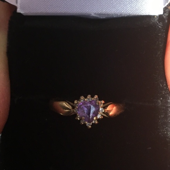 Ring, Amethyst and Diamond ring in 14K - Picture 1 of 6